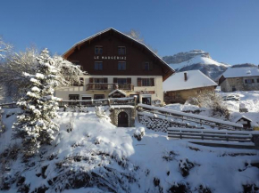 Гостиница Bar Hotel Restaurant le Margeriaz, Ле Десерт